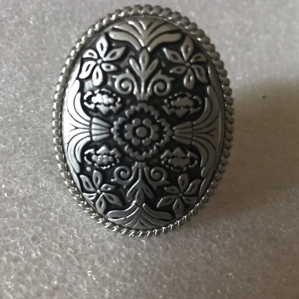 Silver tone engraved Floral Ring